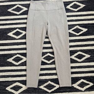 Athleta zipper pocket leggingsgs